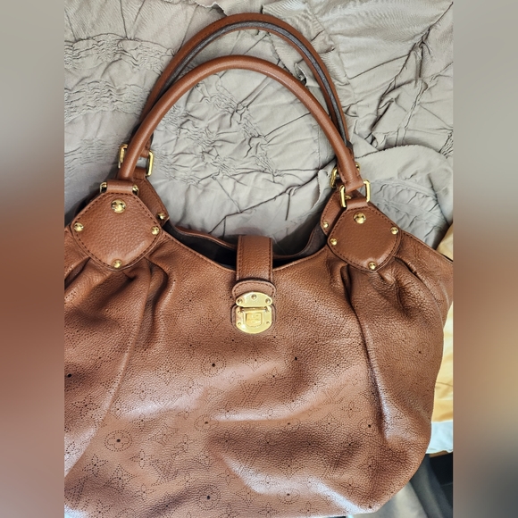 Louis Vuitton Monogram Mahina L Leather Carmel Hobo Bag Tote Purse Shoulder Tan - Picture 6 of 12